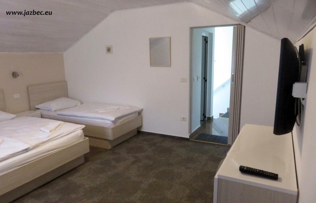 Sobe Rooms Zimmer Jazbec Idrsko Ngoại thất bức ảnh